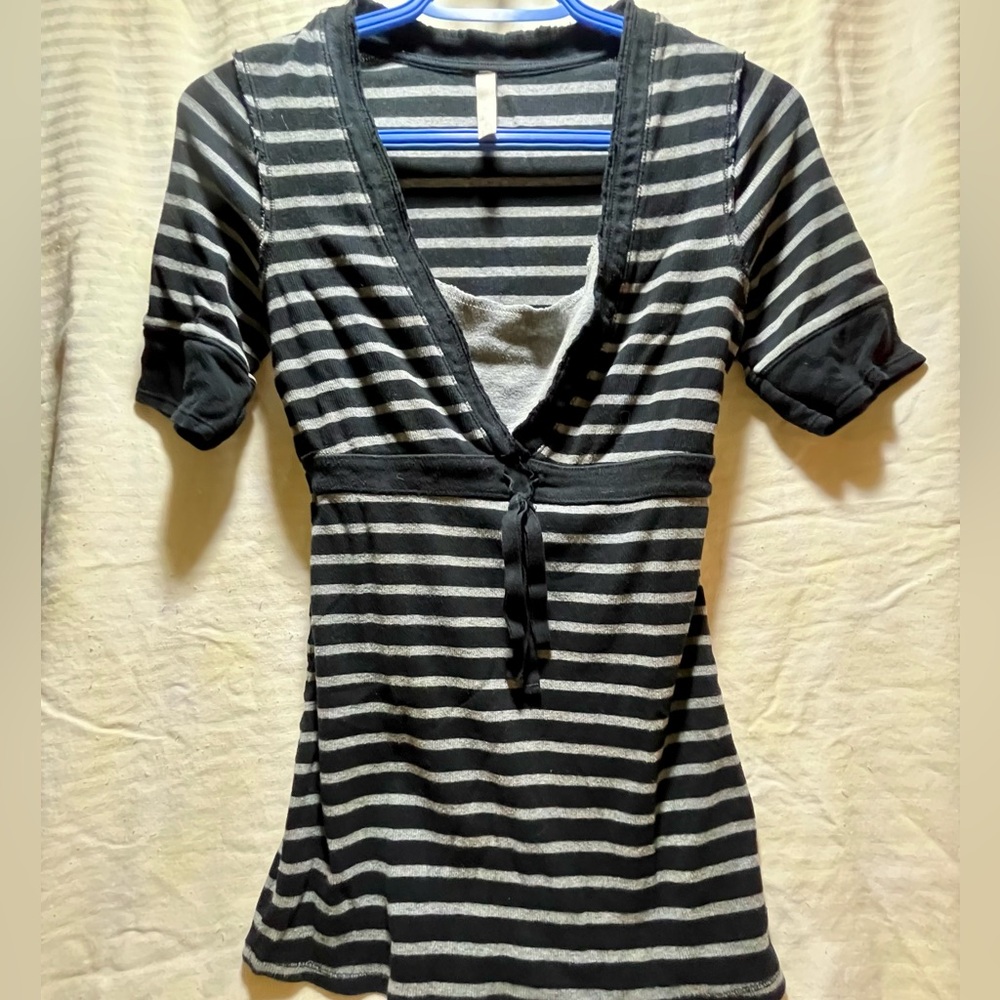 🌟5/$25🌟 Thyme Black and White Striped Maternity/Nursing Top